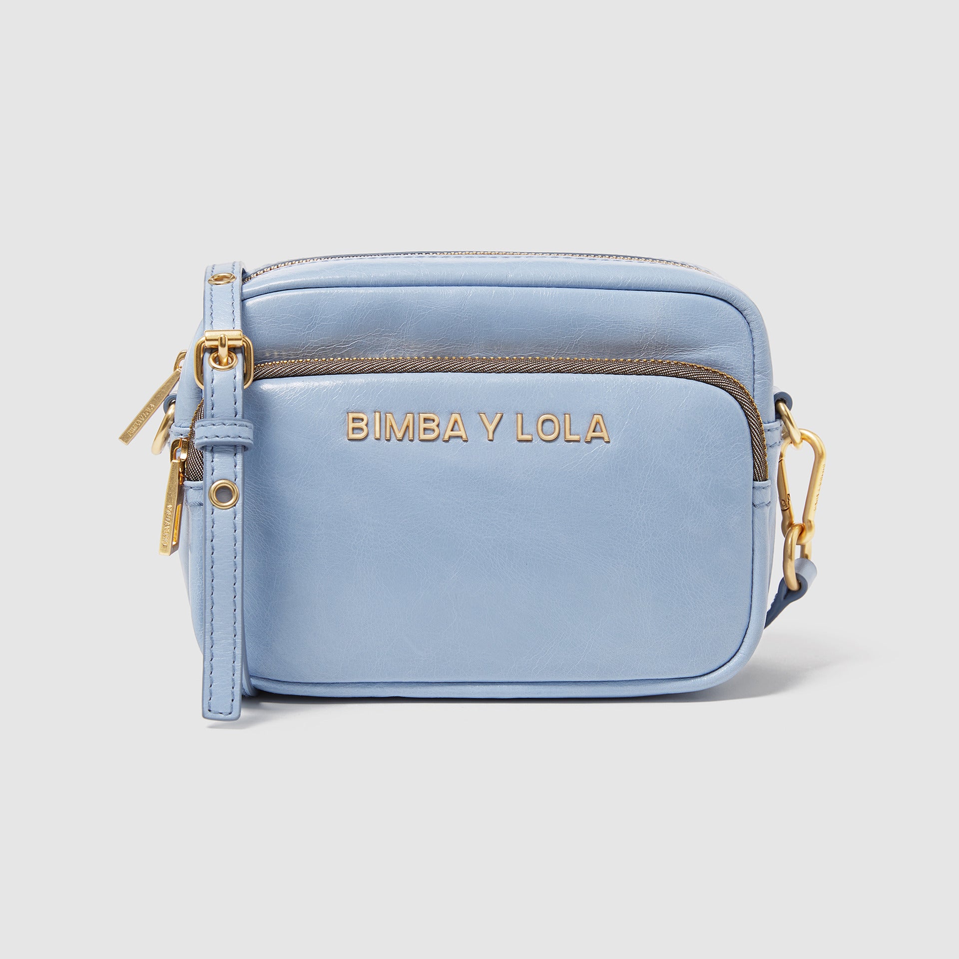 Bolso bandolera de piel en color azul de Bimba y Lola: 168 euros.