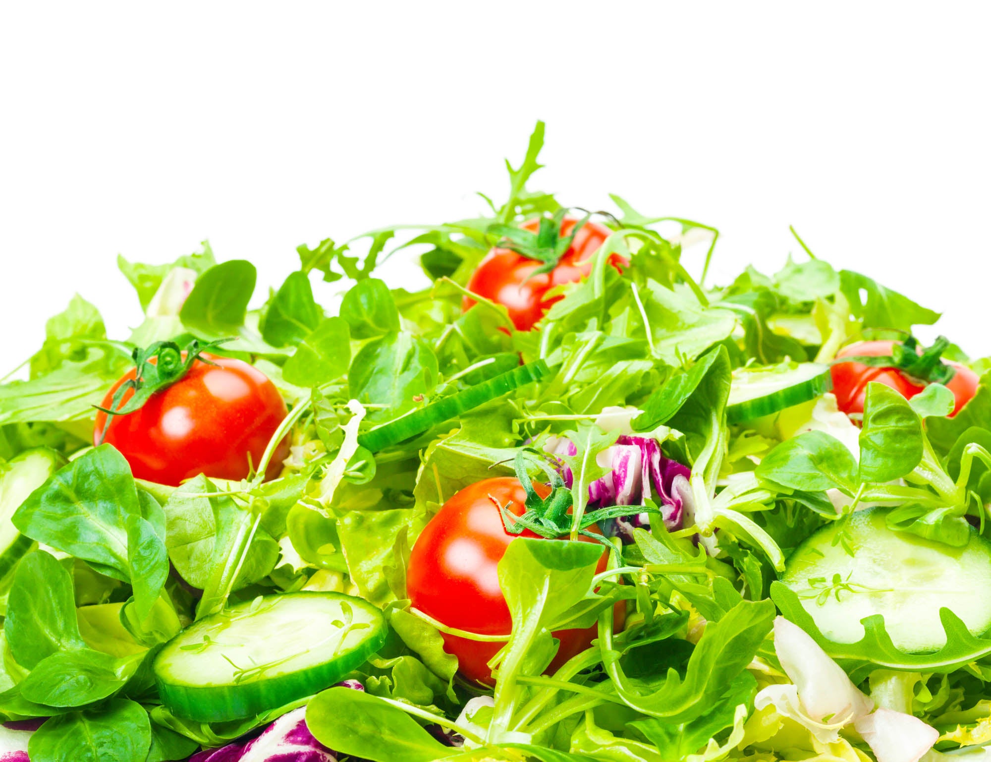 La alimentación no solo tiene una consecuencia directa sobre nuestra salud, también se refleja en la  piel . Según los expertos, llevar una dieta antioxidante ayuda a que nuestra piel tenga más defensas frente al sol, y a que consigas un  bronceado  bonito, duradero y saludable. ¿Qué alimentos no deben faltar en tu dieta anti-manchas? Las frutas y verduras como los tomates, los berros, los cítricos, los aguacates, las coles, las espinacas o las zanahorias.