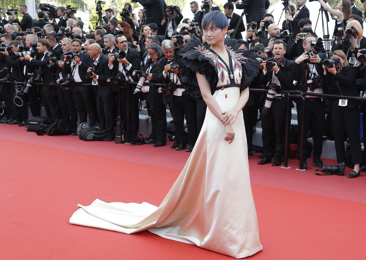 Li Yuchun dio en el clavo con su Gucci con pedrería