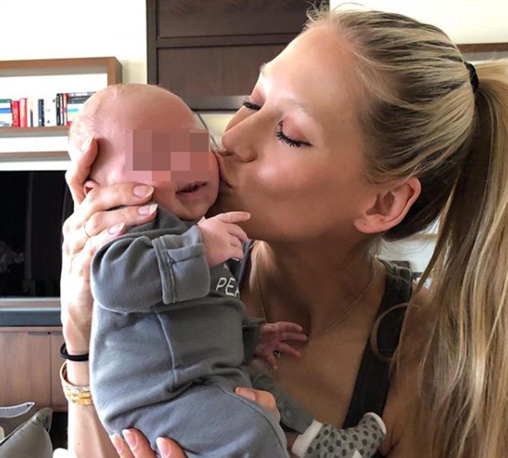 El nacimiento de sus mellizos junto a Enrique Iglesias en diciembre pilló a todos por sorpresa. La tenista vivió en secreto su embarazo pero ahora no tiene problemas en mostrar en redes cómo está viviendo la maternidad junto a Nicholas y Lucy.