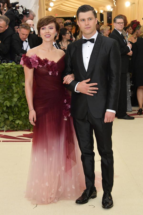 Casi tanto como el de Scarlett Johansson, que no podría ser más ñoño. Y eso que no le tocaban tomar la primera comunión.