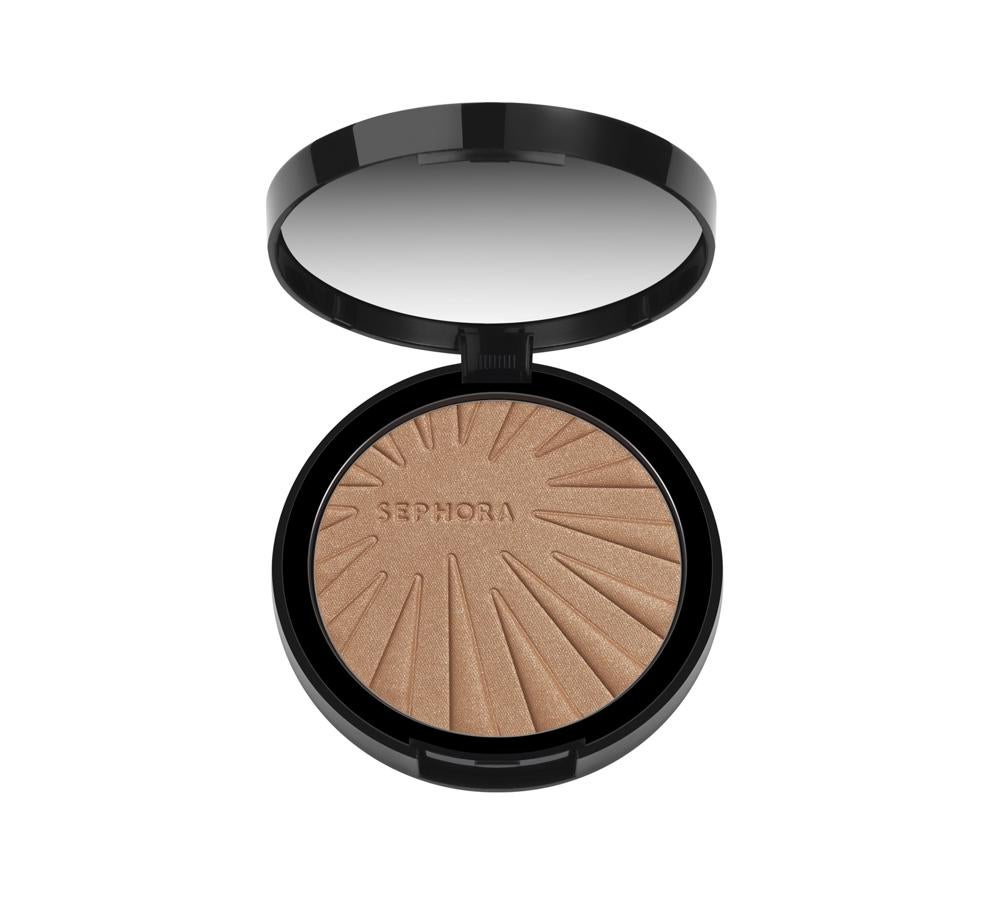 Polvos de sol en tonos mate para una tez bronceada y ultra natural en un instante. Su textura ultra fina combina perfectamente con la piel para un efecto atractivo durante todo el año. Textura sedosa. Disponible en varios tonos (13,95€)