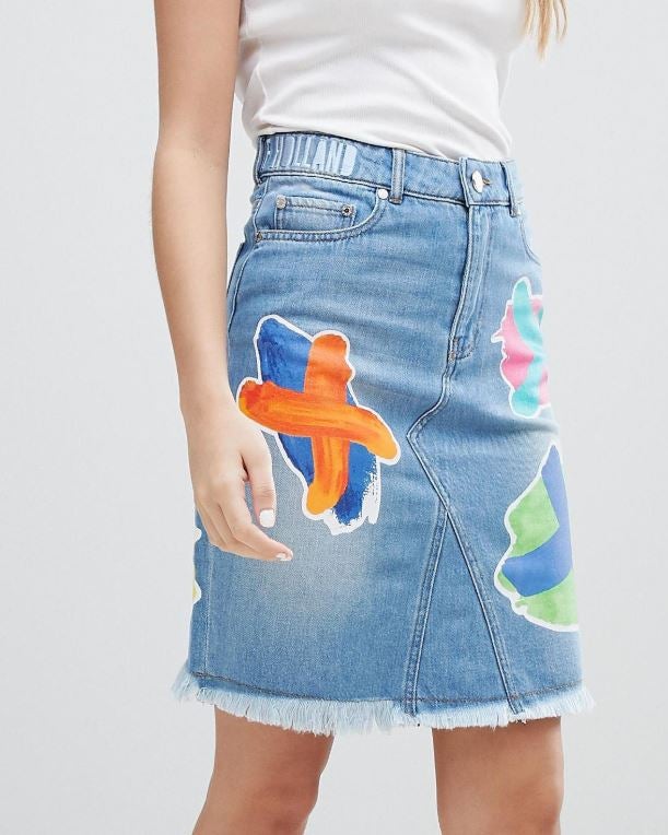 Falda vaquera midi con parche de Asos: 152,99 euros.