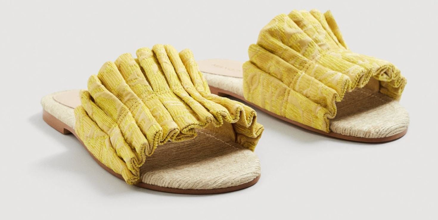 Sandalia plana de Mango: 29,99 euros.