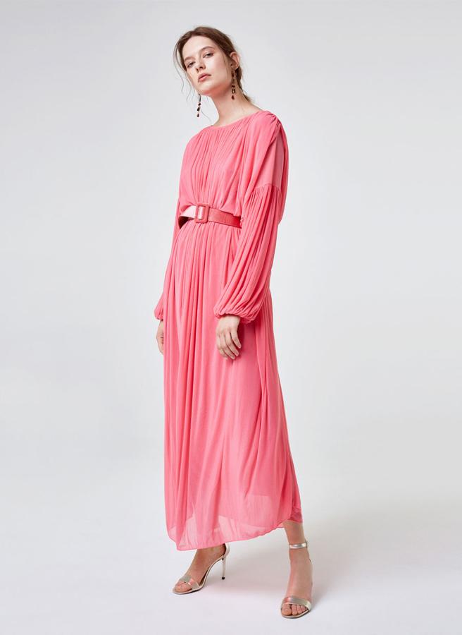 Vestido túnica en color rosa de Uterqüe: 119 euros.