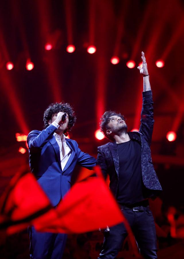 Italia, con el dúo formado por Ermal Meta y Fabrizio Moro, interpretaron 'Non Mi Avete Fatto Niente'.