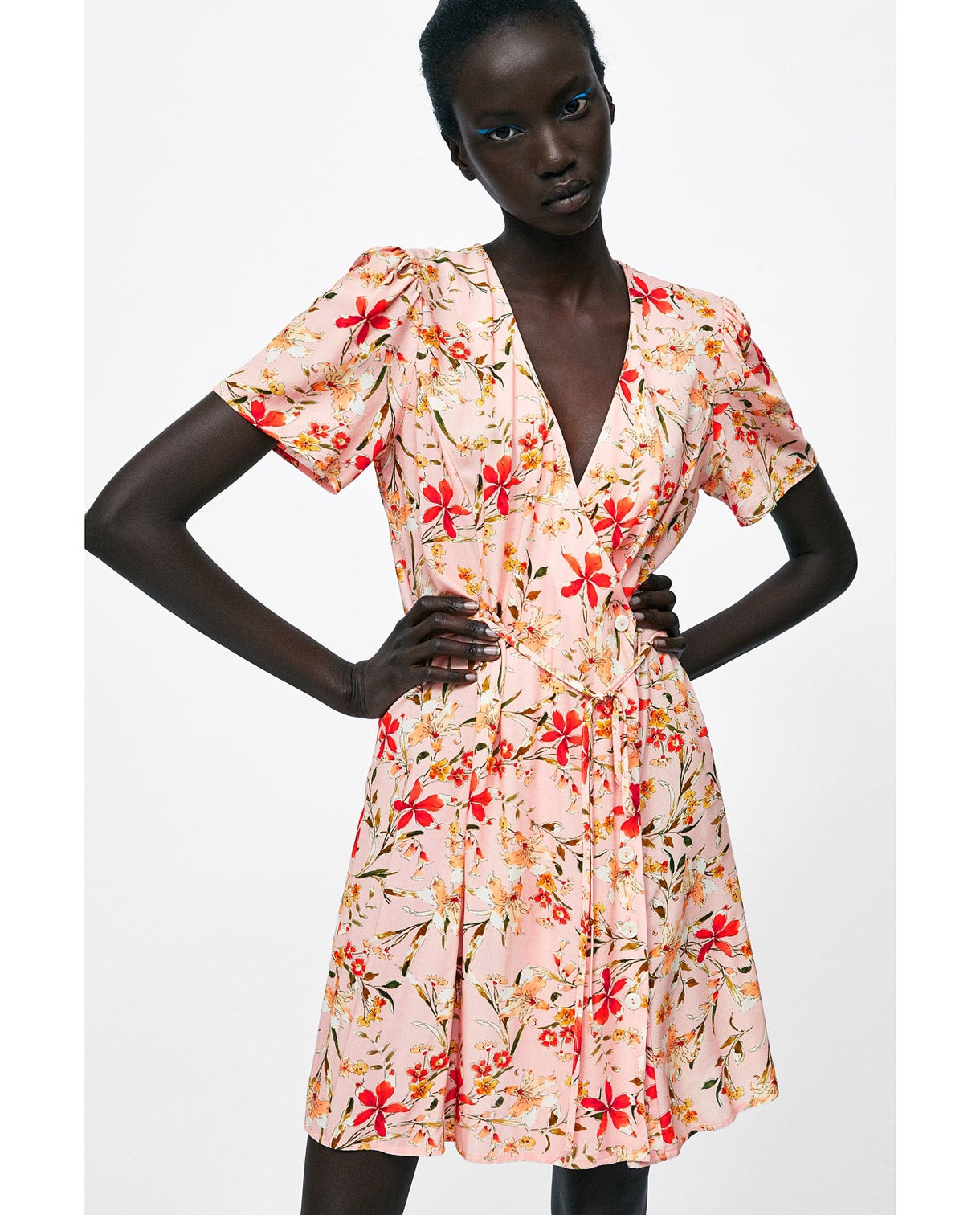 Vestido mini de Zara. (29,95 euros).