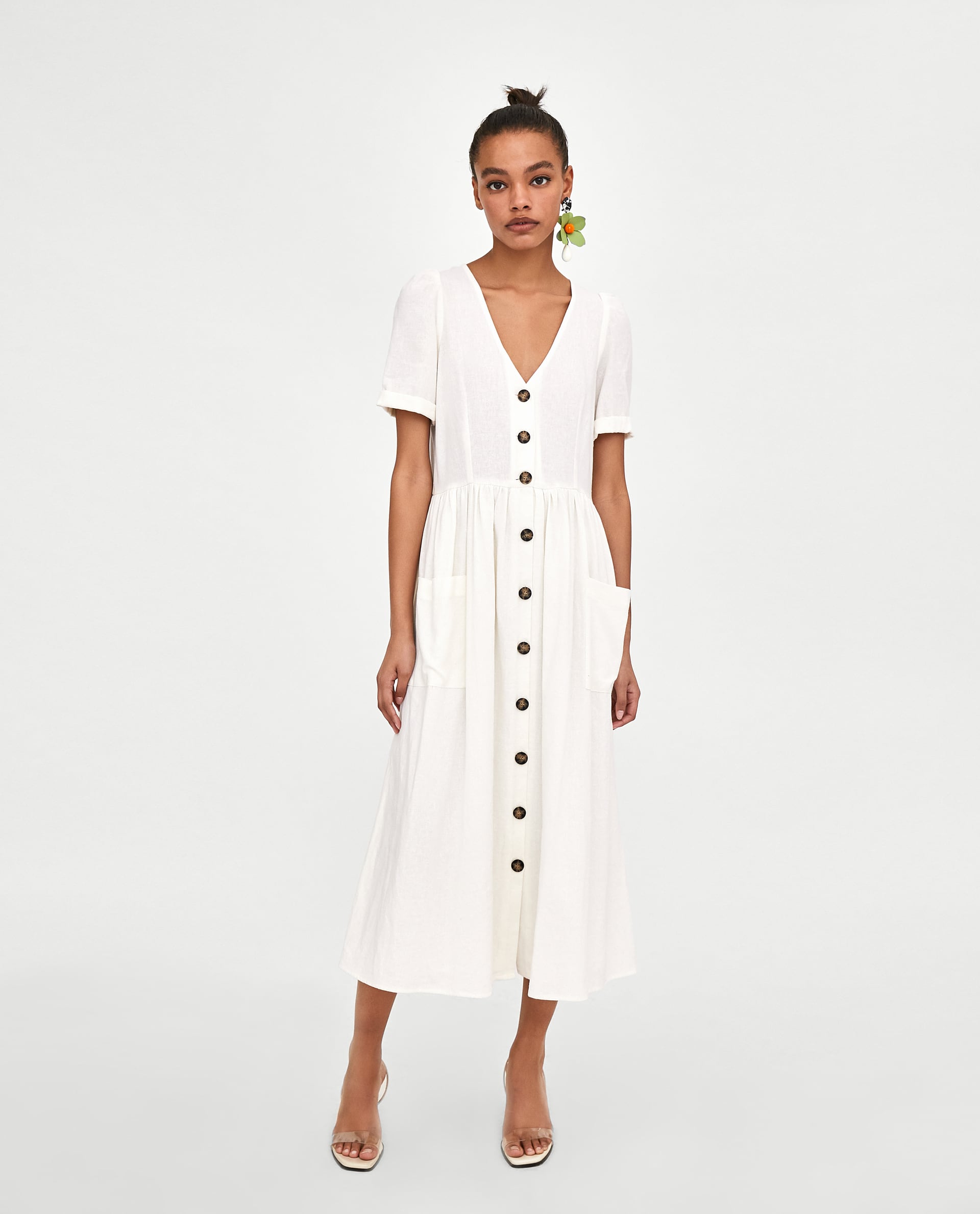 Vestido midi de botones de Zara: 39,95 euros.