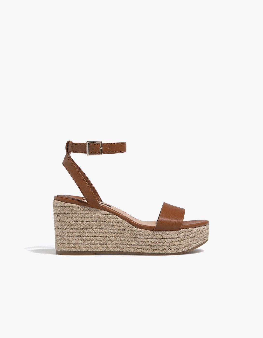 Sandalia con plataforma de cuña de Stradivarius: 25,99 euros.