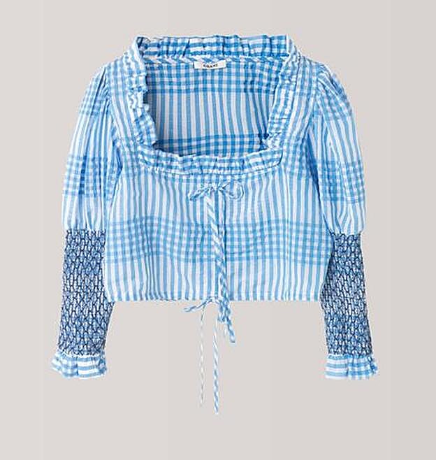 Blusa de cuadros vichy en color azul de la marca Ganni, 169 euros.