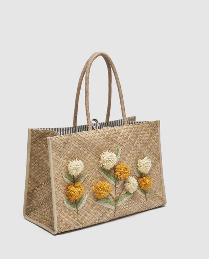 Shopper con flores, 39,95 euros.