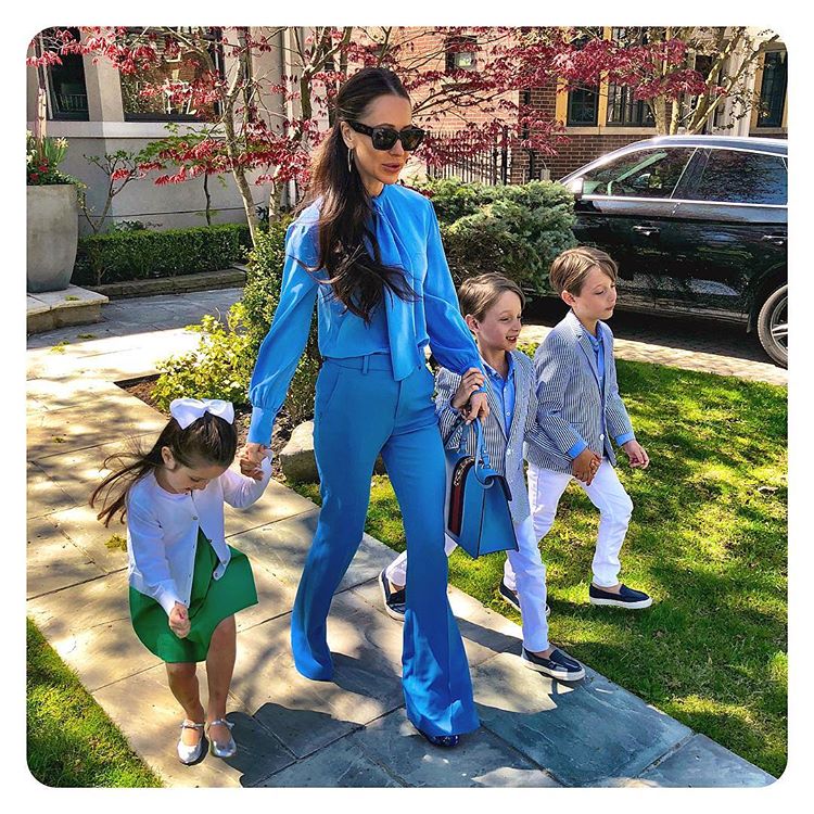 Jessica Mulroney nació en 1980 en Toronto, Canadá, en una familia ya dedicada a la moda: su abuelo fue Benjamin Brownstein, fundador de la marca de lujo Browns Shoes. Tras graduarse en la universidad, comenzó a trabajar en la compañía de su padre, dedicada a la moda, antes de montar con su hermana Elizabeth su propia marca de lencería.