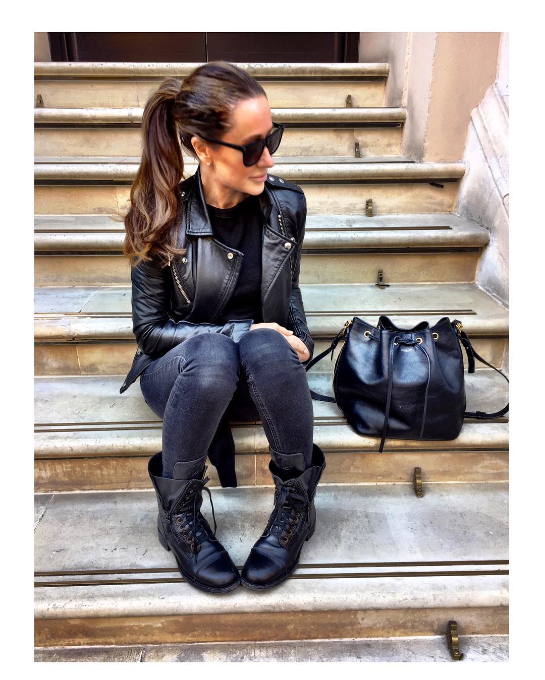 Lo cierto es que Jessica ha sido siempre una 'fashionista' convencida y ha trabajado muy duro para convertirse en una de las principales 'influencers' de su país. No solo puede ser la consultora de novias más disputada, sino que ha conferido sentido al estilo de Sophie Grégoire Trudeau, convertida en embajadora de las firmas canadienses desde el mismo momento de la jura de su marido, a la que acudí vestida por Mulroney de Sentaler y Erdem. De hecho, la industria de la moda canadiense reconoce que jamás tuvo tanto reconocimiento como ahora, gracias a Jessica Mulroney.