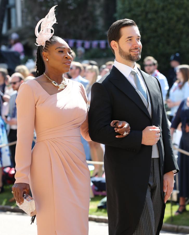 La tenista Serena Williams ha escogido un vestido en color rosa palo para la boda real.