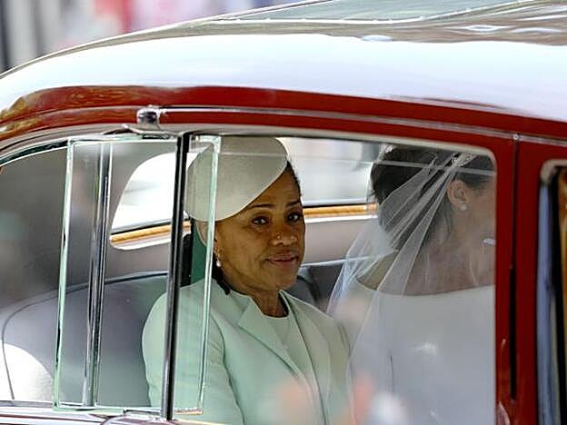 La madre de Meghan ha recorriodo junto a su hija el trayecto en coche hasta la iglesia