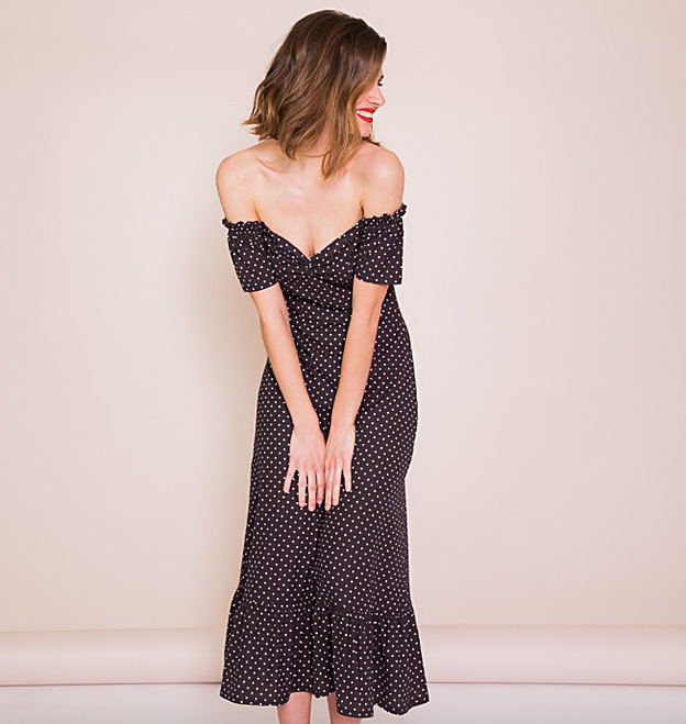 El vestido que lleva Sara Caronero es de Slow love.