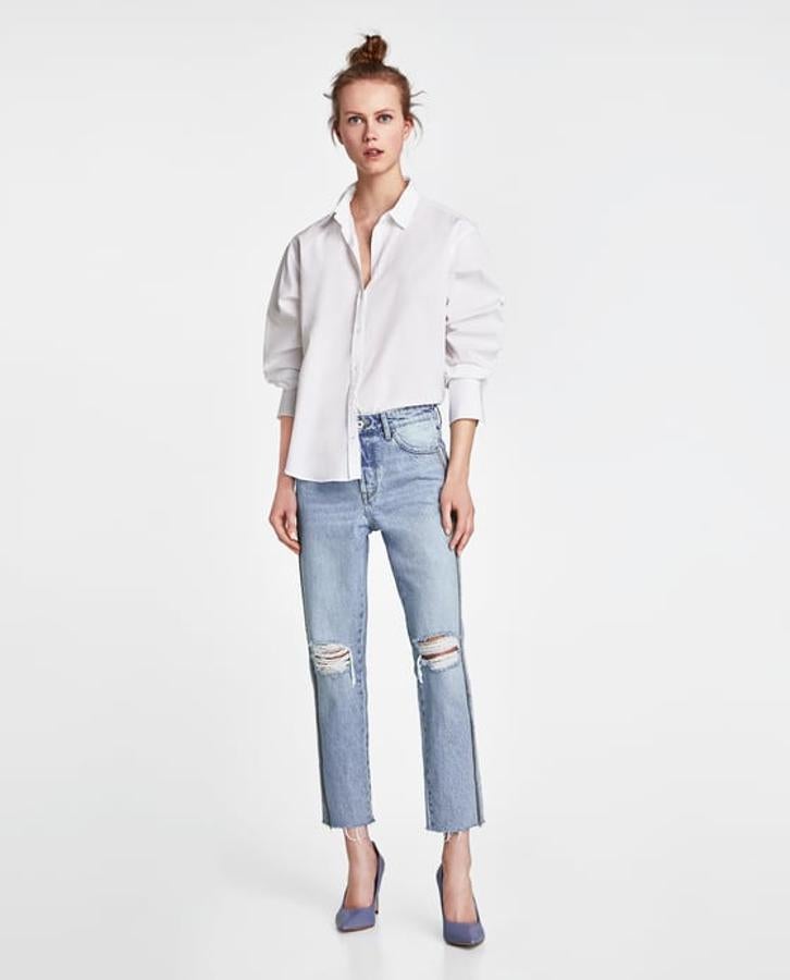 Vaqueros 'mom fit' con cintas, 29,95 euros.