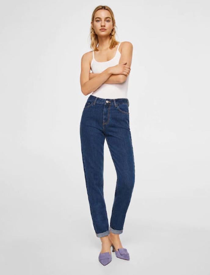 Jeans 'relaxed mom' básicos, 29,99 euros.