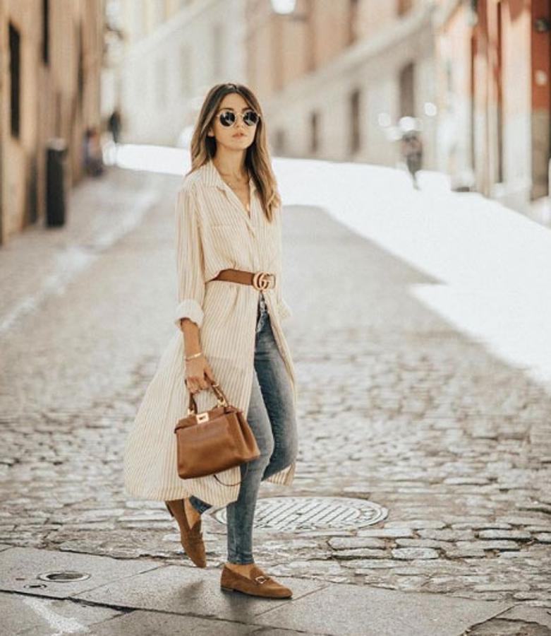 'Lovely Pepa' apuesta por este 'look' perfecto para diario con mocasines, 'jeans' y 'cagliari dress' de Lovely Pepa Collection.