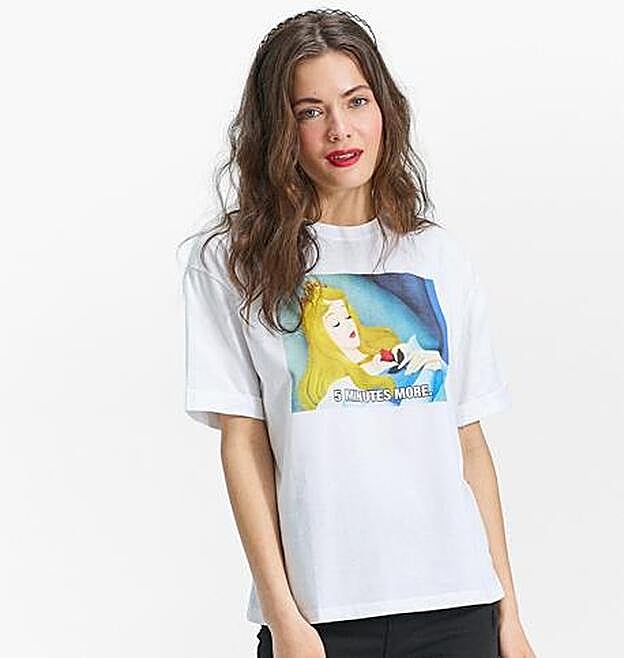 Camiseta de Disney 'bella durmiente', 15,99 euros.