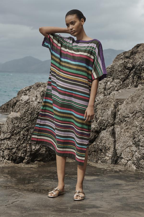 Los caftanes son los vestidos protagonistas de la colección de ropa de playa de Zara Home.