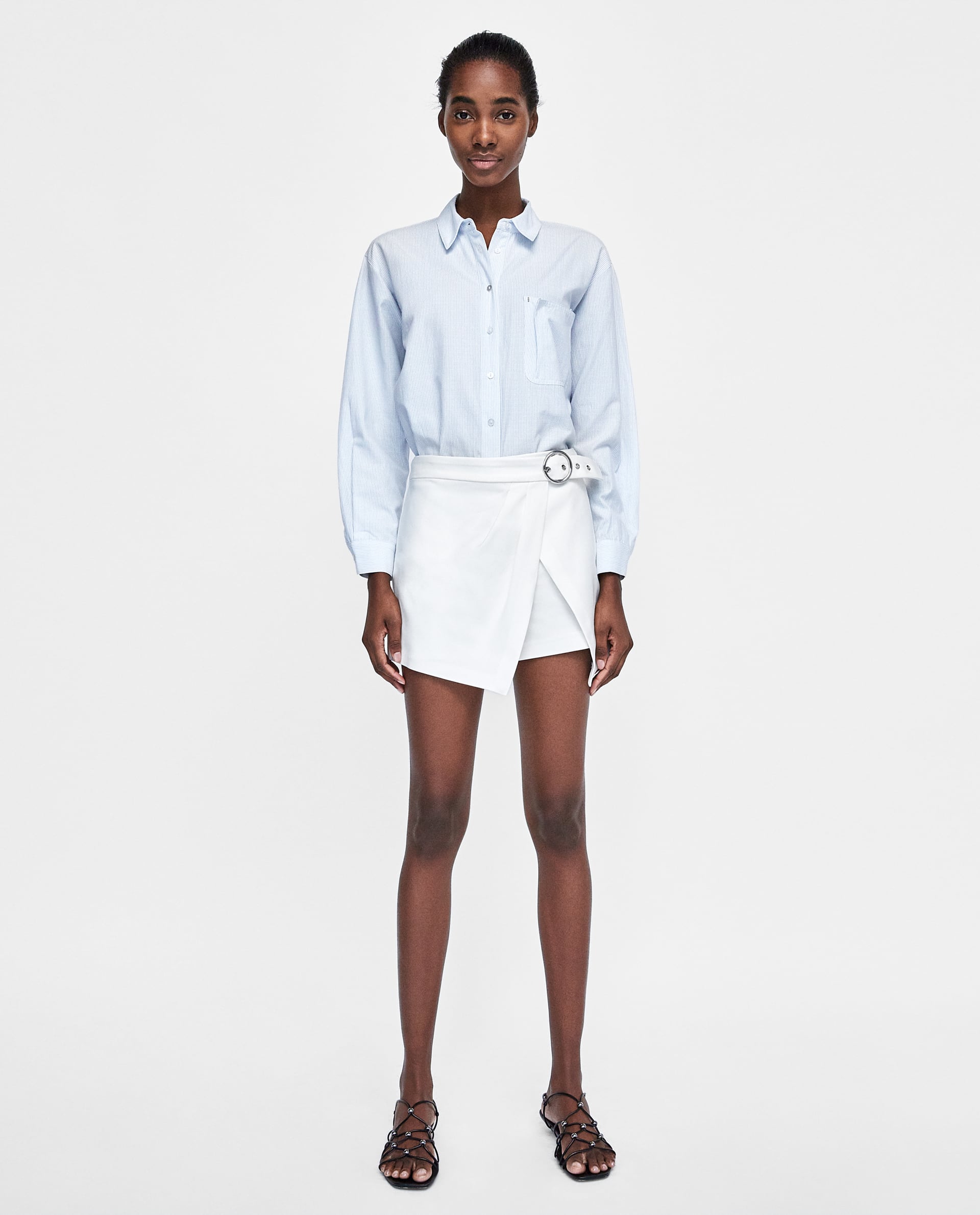 Falda-pantalón con cinturón de Zara: 25,95 euros.