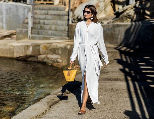 Talisa sutton con las sandalias del momento. ¡Hazte con ellas!