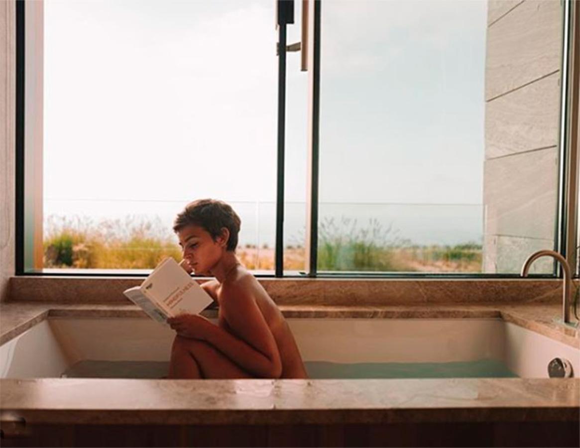 Laura Escanes regaló este desnudo a sus seguidores.