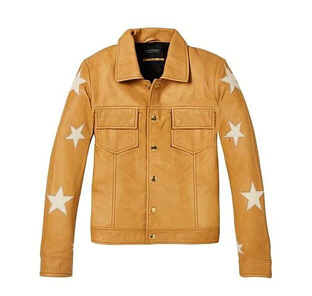 Cazadora de piel con estrellas bordadas, 265,96 euros.