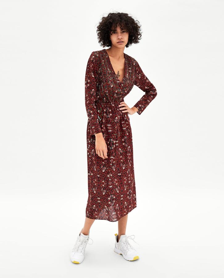 Este vestido midi de Zara cuesta 39.99 euros.