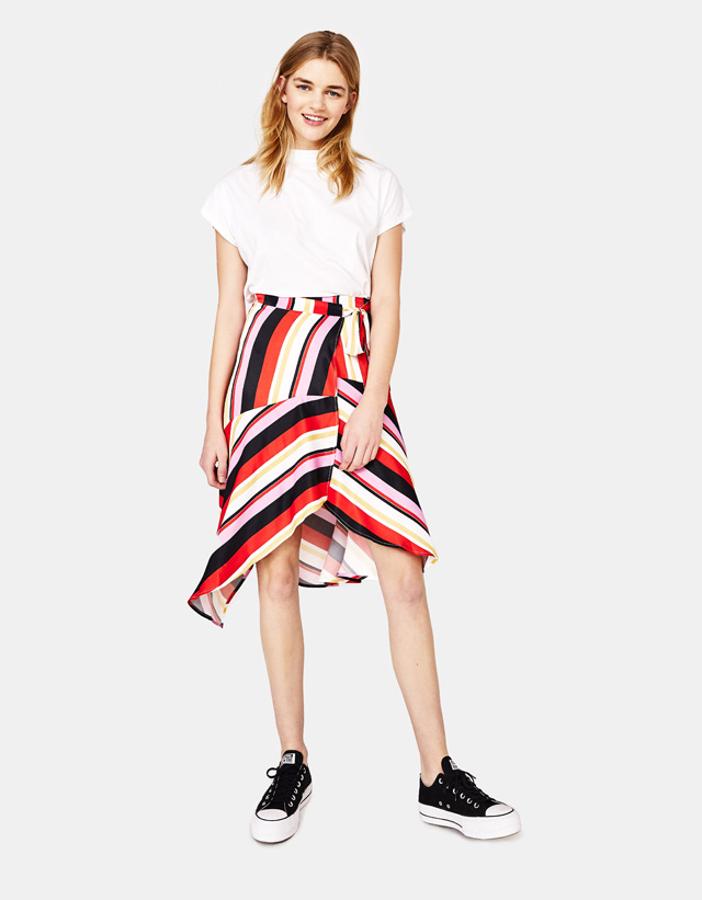 Falda pareo midi de rayas, 25,99 euros.