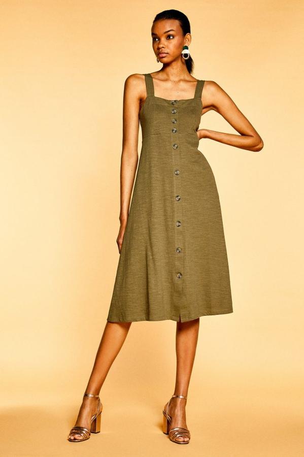 Muy similar que el anterior, pero en algodón y con la firma de Sfera (13.95 euros).