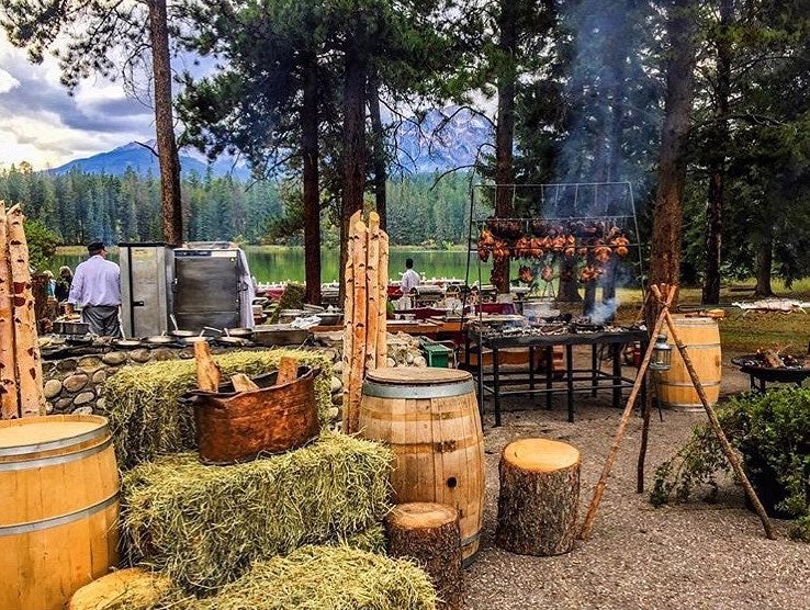 Y, por supuesto, Meghan y Harry podrán disfrutar de una deliciosa barbacoa en medio de las montañas en el Fairmont Jasper Park Lodge.