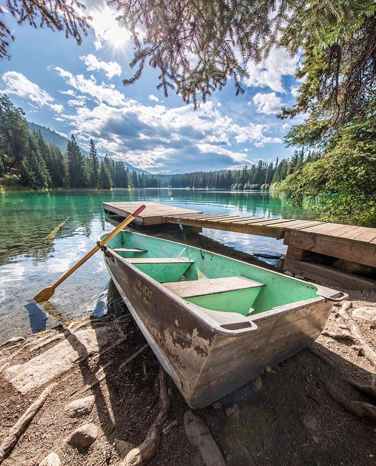 El destino de luna de miel de Meghan y Harry es un auténtico paraíso para los amantes de la naturaleza, que disfrutarán de ella en estado puro en este maravilloso rincón de Alberta, en Canadá.