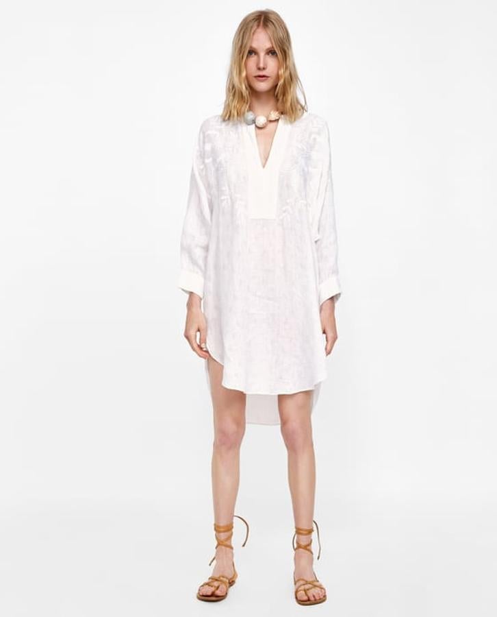 Vestido túnica jacquard con bordados, 49,95 euros.