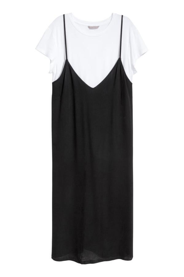 Vestido lencero en color negro con top incorporado en color blanco, 20,99 euros.