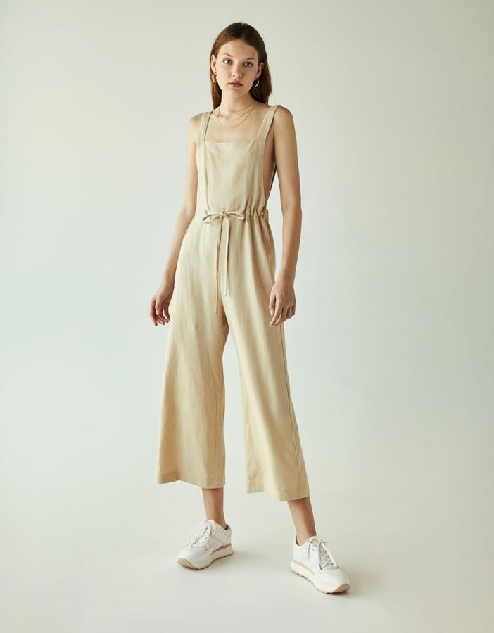 Mono largo de lino, 25,99 euros.