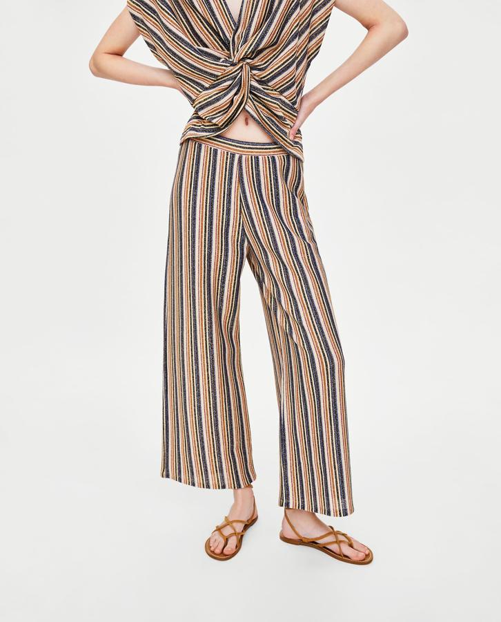Pantalón de rayas de Zara: 17,95 euros.