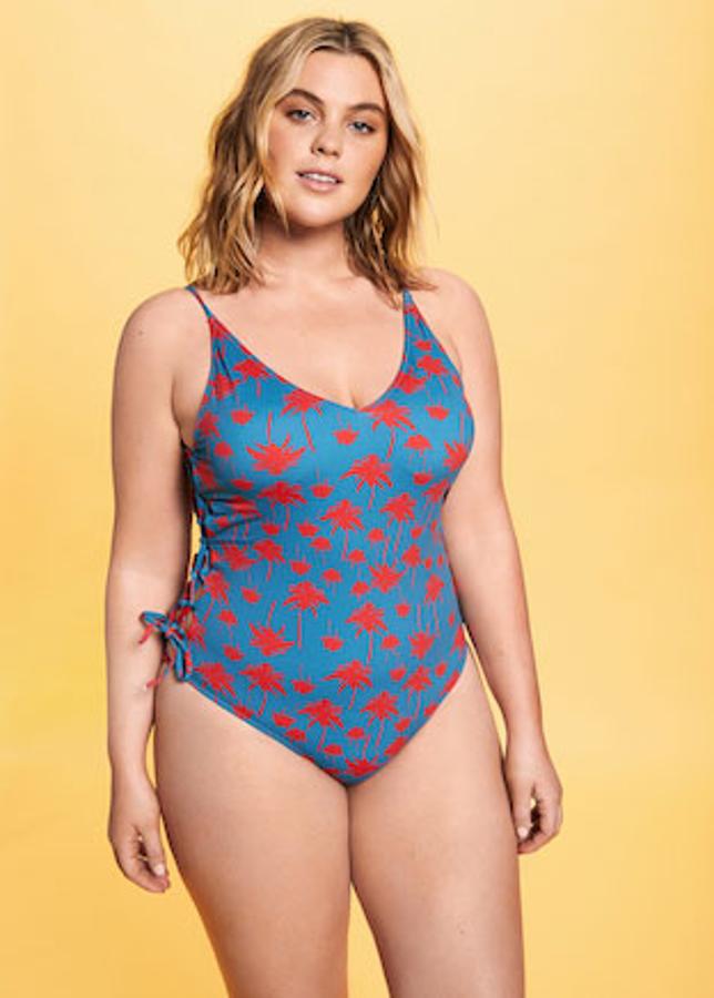 Bañador azul con estampado de palmeras, 59,99 euros.