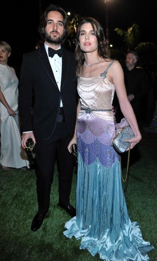 En junio de este año, presentó oficialmente a su nievo novio: el productor de cine Dimitri Rassam, hijo de la actriz y modelos Carole Bouquet. Tenían previsto casarse este verano, pero van a retrasar la boda hasta que el segundo embarazo de Carlota llegue a término.