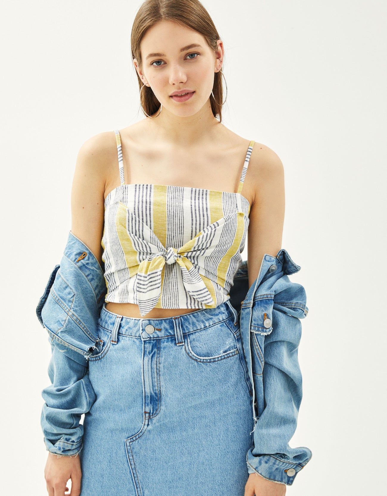 Top de rayas con nudo: 12,99 euros.