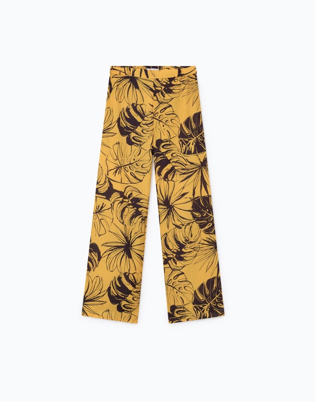 Pantalón con estampado de hojas de Lefties: 16 euros.