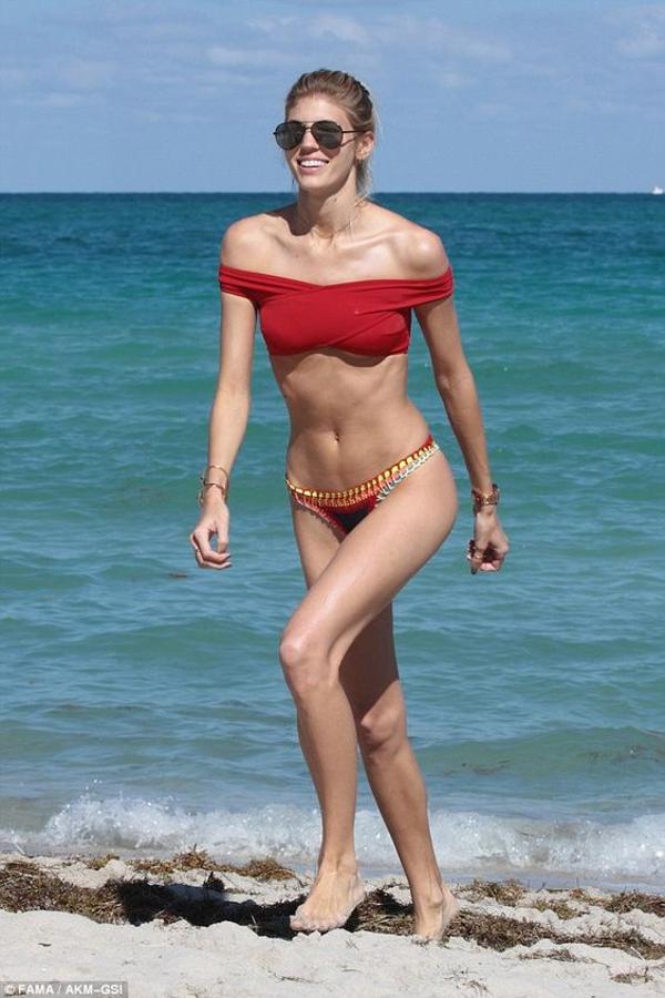 El comodísimo (modo ironía on) escote bardot.