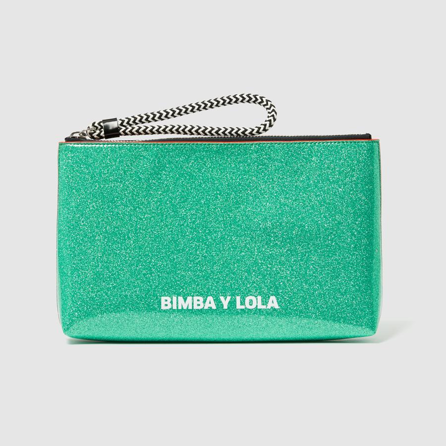 Mini bolso 'glitter' en color verde, 39 euros.