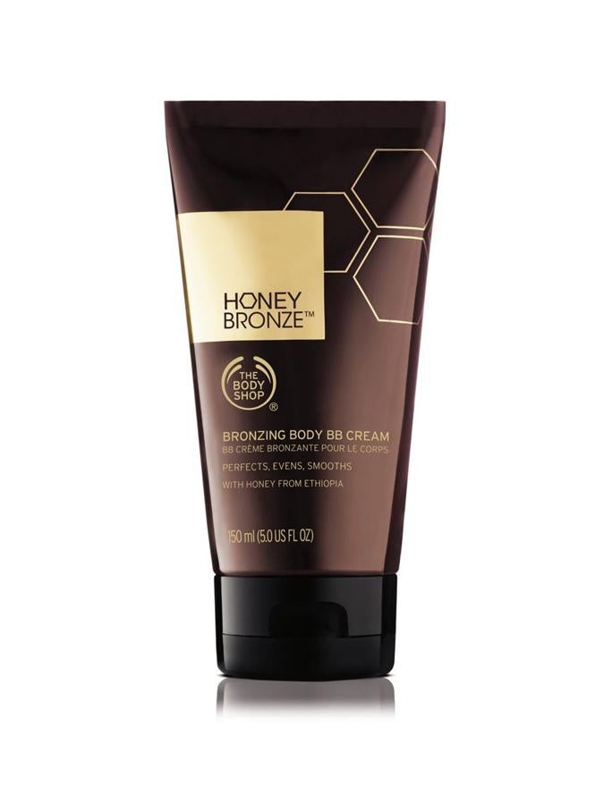 Body BB Cream Honey Bronze de The Body Shop (22 €) es el salvador en el momento de desnudarse las piernas. Ofrece un bronceado natural al instante y se elimina con una simple ducha.