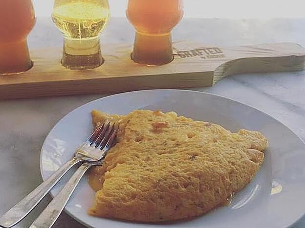 Pincha en la foto para saber dónde están los mejores bares donde comer un buen pincho de tortilla.