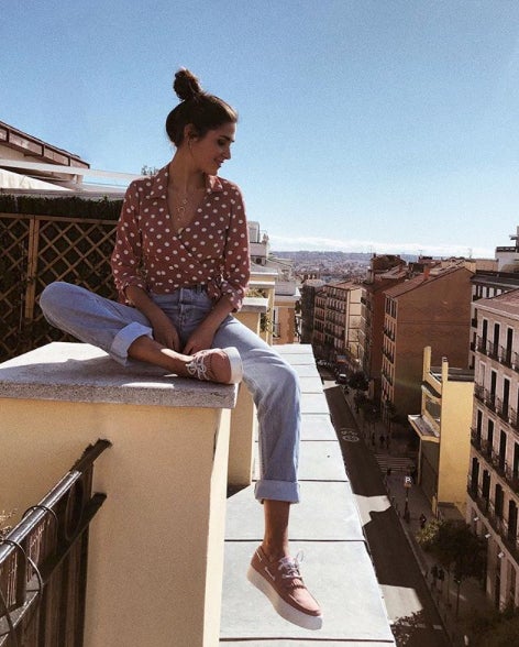 Una de nuestras influencers favoritas colaboró no hace mucho con  Elevants , una marca de zapatos muy originales y creó los zapatos que ves en la foto. ¿Qué te parecen?