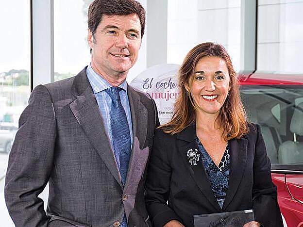 Natalia García, DirCom de Mazda Automóviles España, e Iñaki Ruiz-Casaux, director de publicidad del Sector de Motor de CM Vocento.