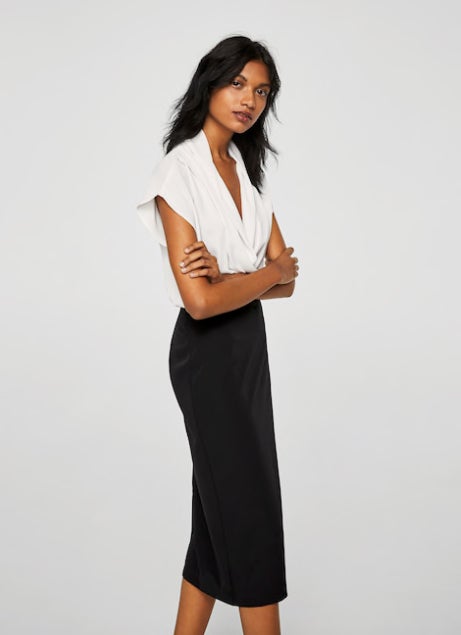 Vestido recto bicolor de Mango: 19,99 euros.