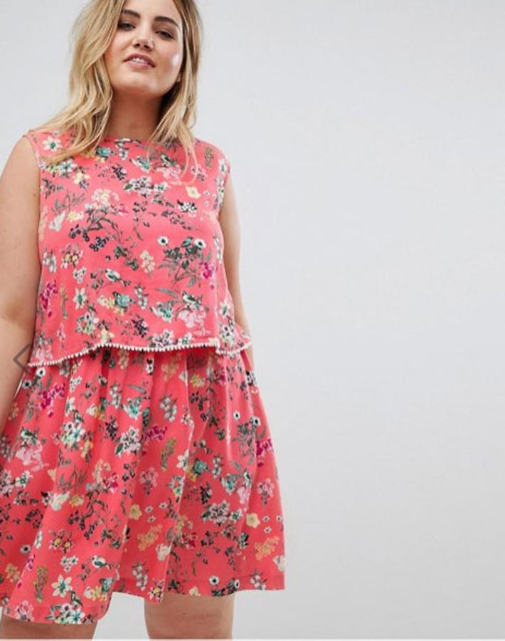 Vestido de doble capa con estampado floral de Celeste Brave Soul Plus, 24,99.